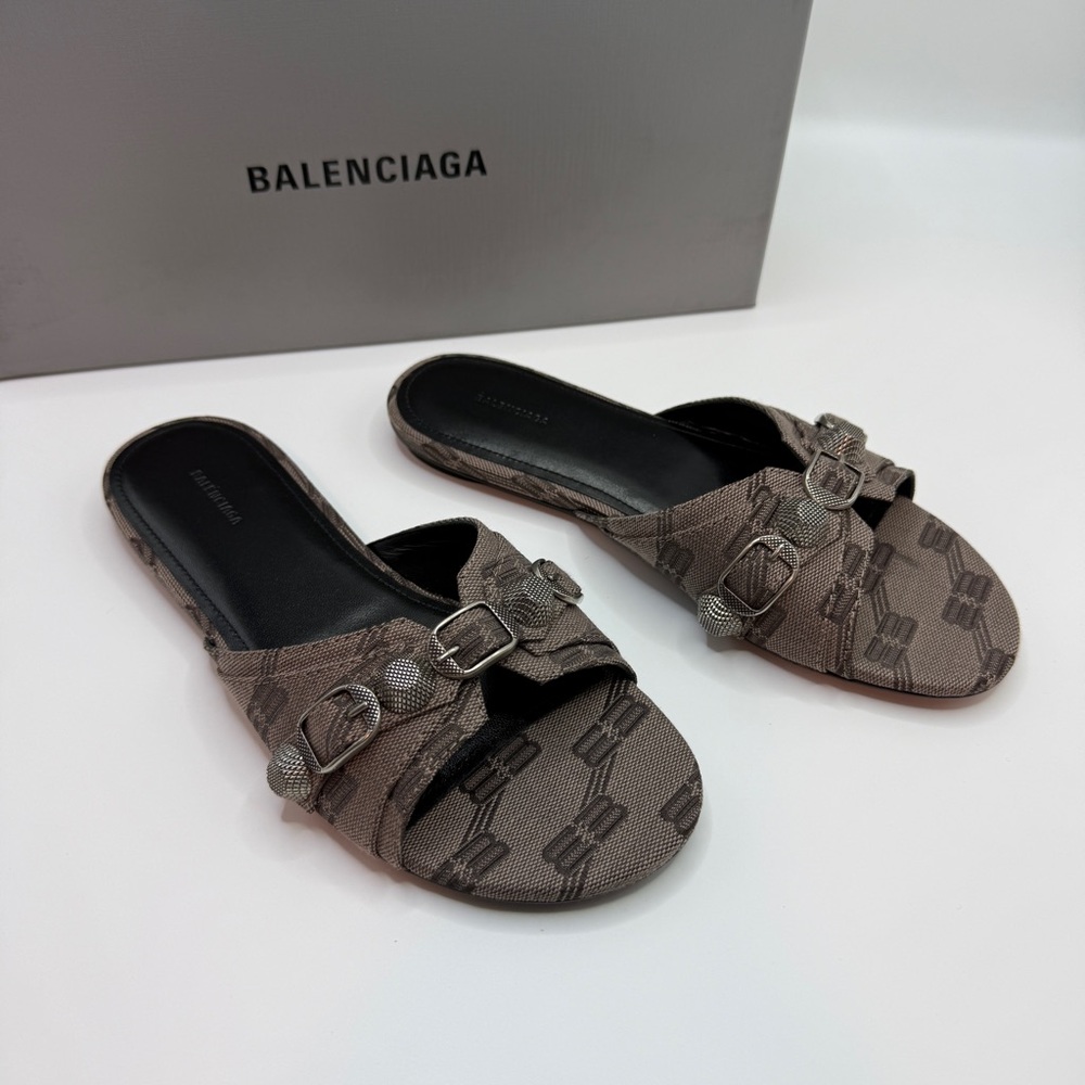 NWT Balenciaga Women's Gray Patterned Slide Sandals Cagol Size 36 fit 6US